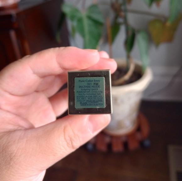 ESTEE LAUDER Limited Edition Pure Color Envy Sculpting Lipstick 561 Intense Nude - Picture 3 of 3